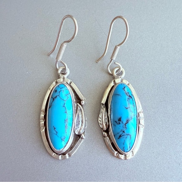 Native American Kingman Turquoise Leaf Design Dangle Earrings in Sterlin… - Picture 1 of 5